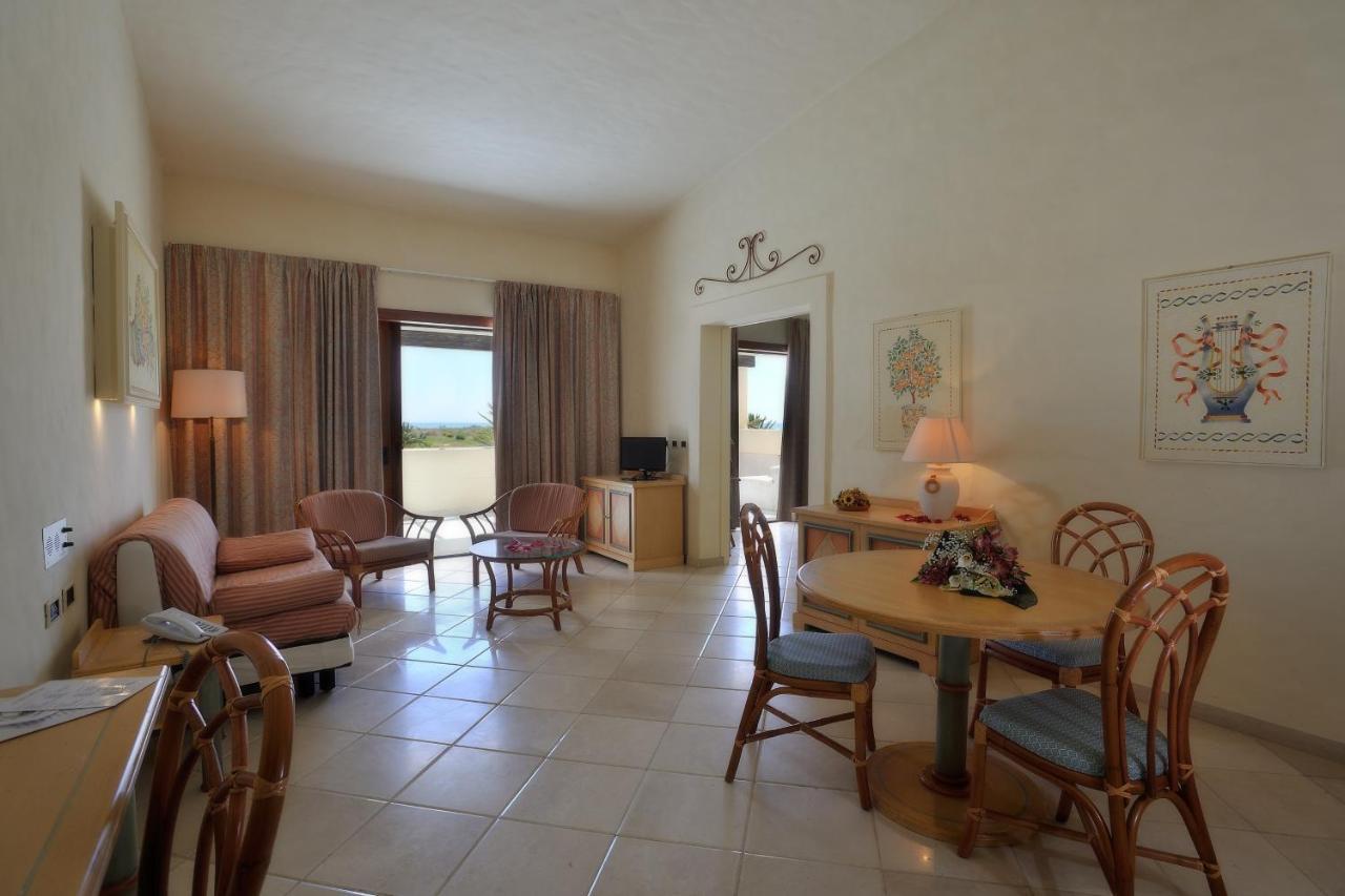 Argonauti Greenblu Resort مارينا دي بيستيتشي الغرفة الصورة