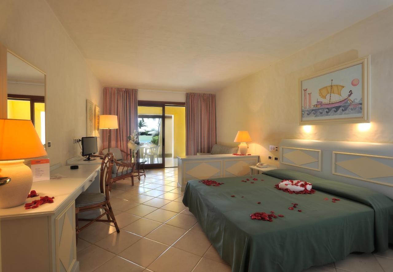 Argonauti Greenblu Resort مارينا دي بيستيتشي الغرفة الصورة