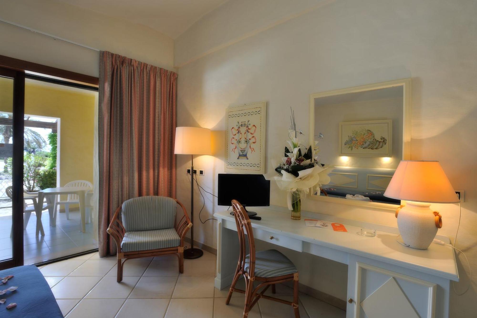 Argonauti Greenblu Resort مارينا دي بيستيتشي الغرفة الصورة
